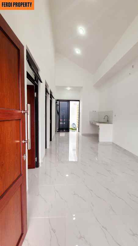 rumah cantik siap huni leuwinanggung tapos