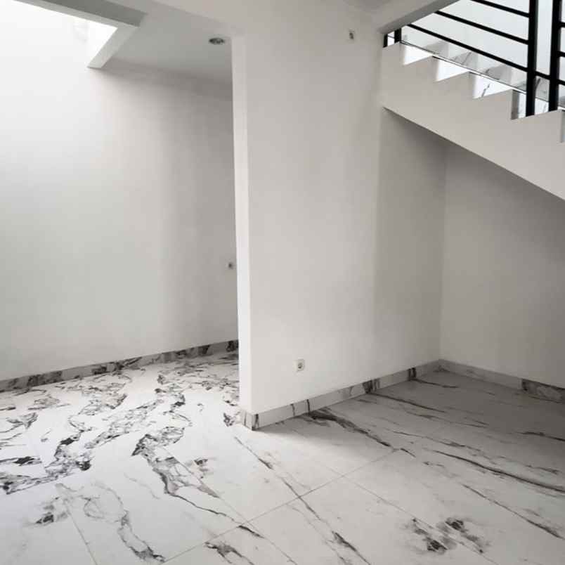 rumah cluster 2 lantai siap huni di bintaro paradiso