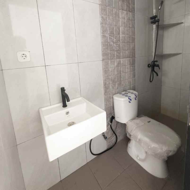 rumah cluster 2 lantai siap huni di bintaro paradiso