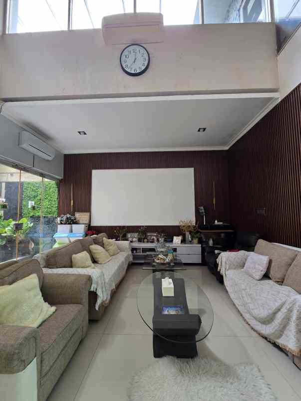 rumah dalam cluster di billymoon pondok kelapa jaktim