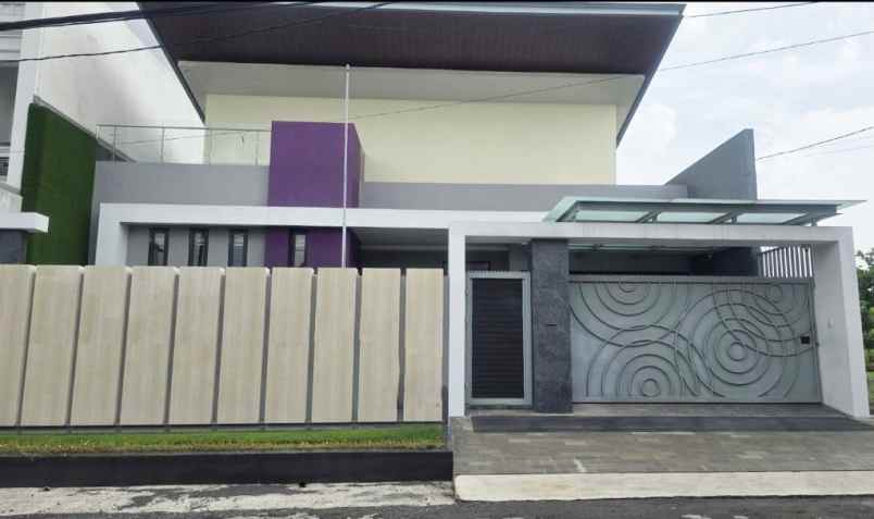 rumah dharmahusada indah minimalis bagus mewah furnish
