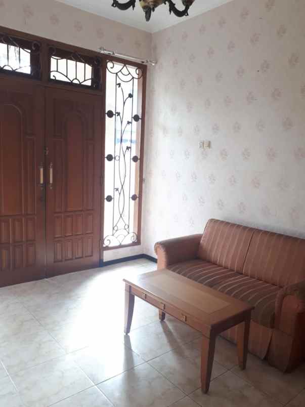 rumah dharmahusada strategis listrik 5500w