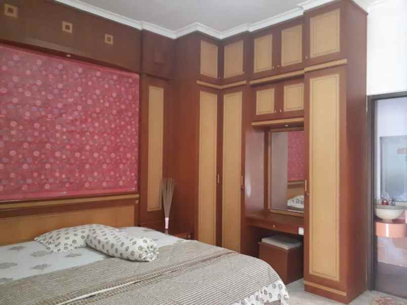 rumah dharmahusada strategis listrik 5500w