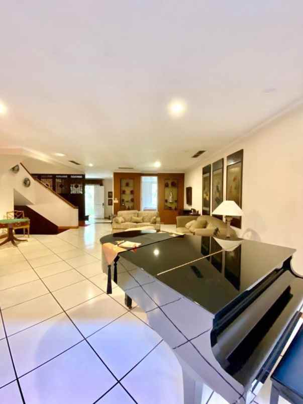 rumah di kawasan elite menteng jakarta pusat