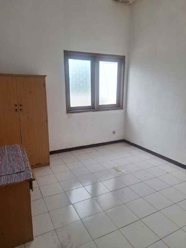 rumah di nginden surabaya timur