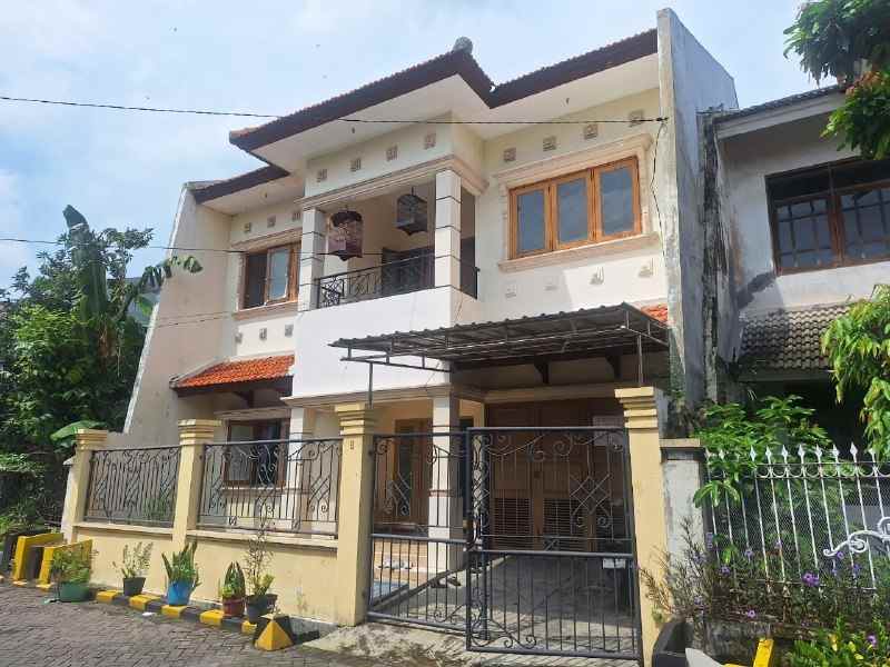 rumah di nginden surabaya timur