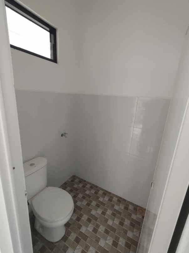 rumah dijual 2 lantai pakissaji malang