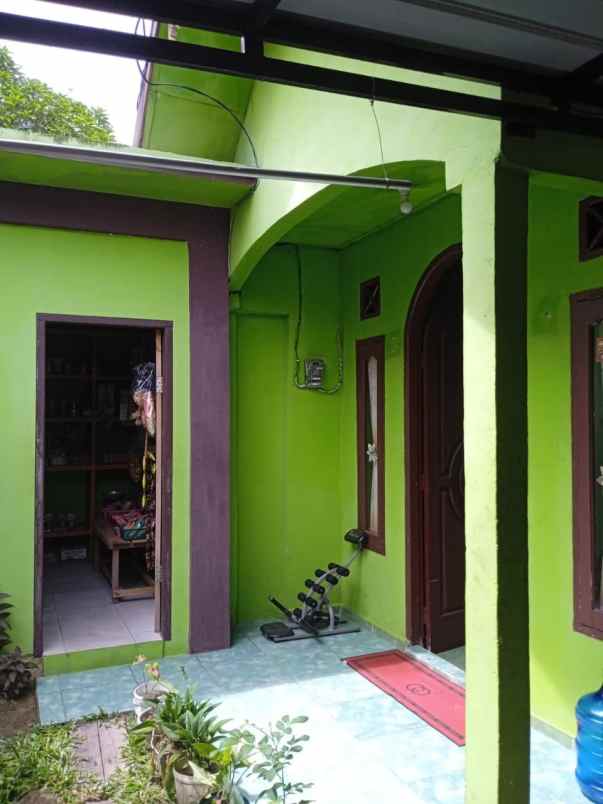 rumah dijual jl uka sudah renovasi 255 juta