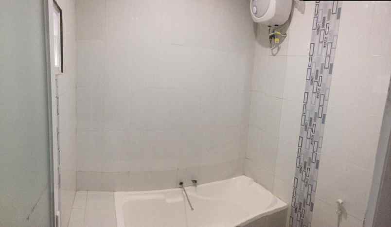 rumah jl baru luk serpong