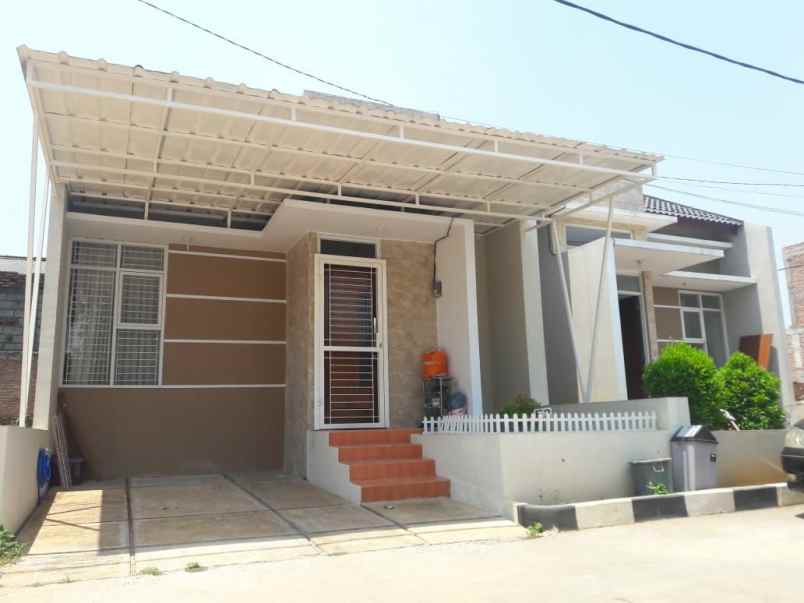 rumah jl nucifera jatiwarna kota