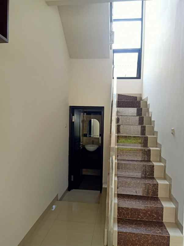 rumah jl smpn 27 duren sawit raya