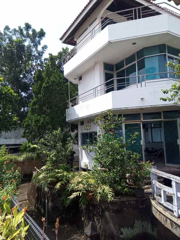 rumah jln mulawarman ii no 10