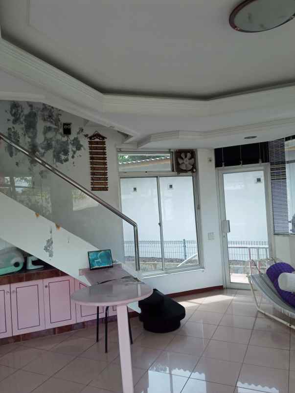 rumah jln mulawarman ii no 10