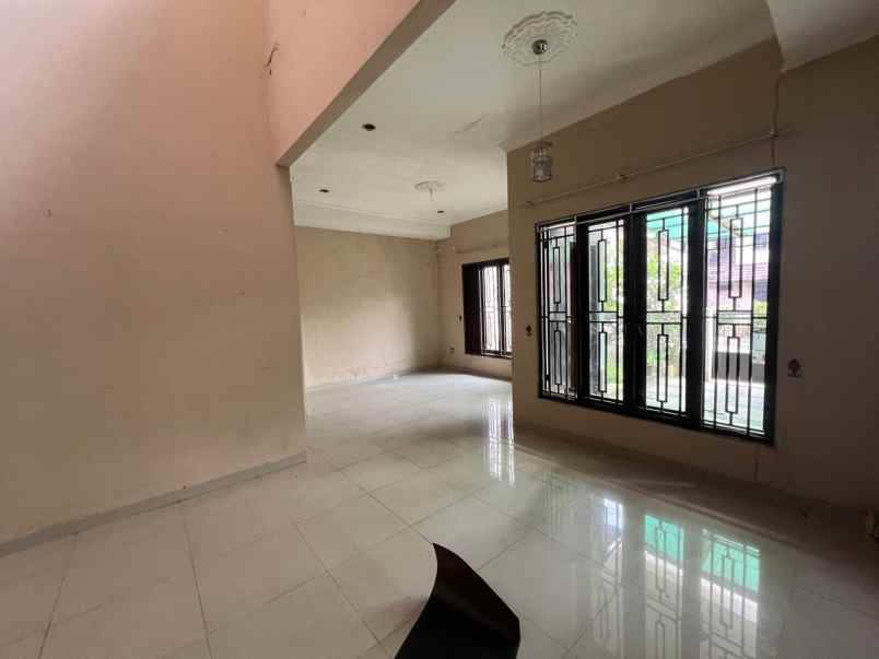 rumah kokoh tanah luas di galaxy