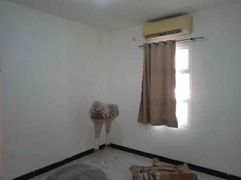 rumah komplek duta bintaro