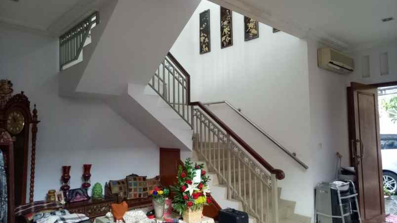 rumah lebak bulus dalam townhouse keamanan 24 jam