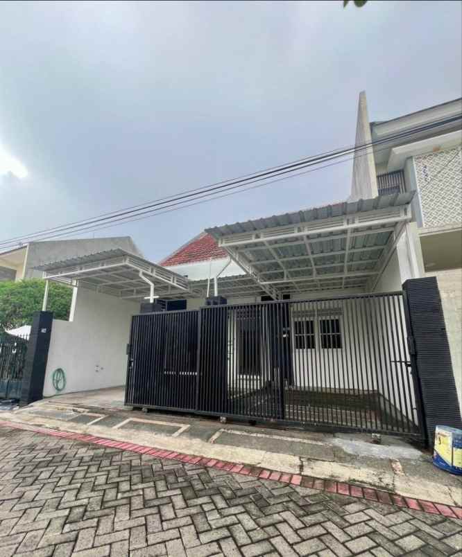 rumah manyar jaya sudah renovasi strategis minimalis