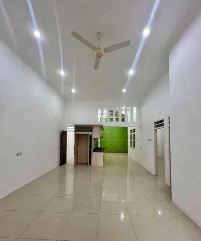 rumah manyar jaya sudah renovasi strategis minimalis