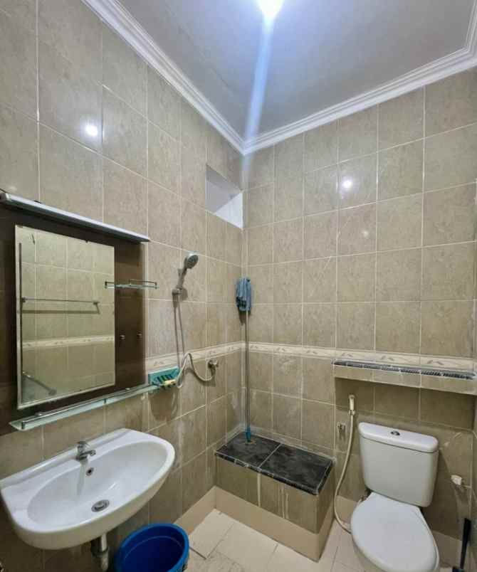 rumah manyar jaya sudah renovasi strategis minimalis