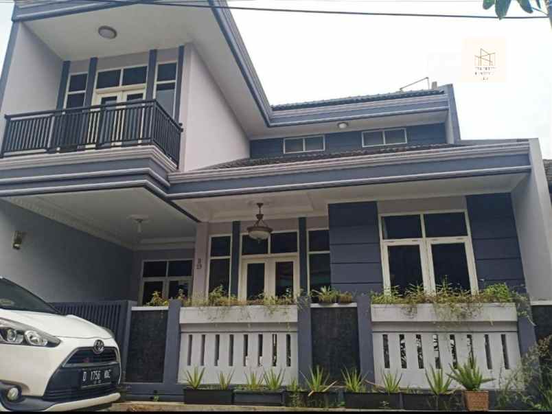 rumah mewah 2 lantai siaphuni di ciwastra bandung