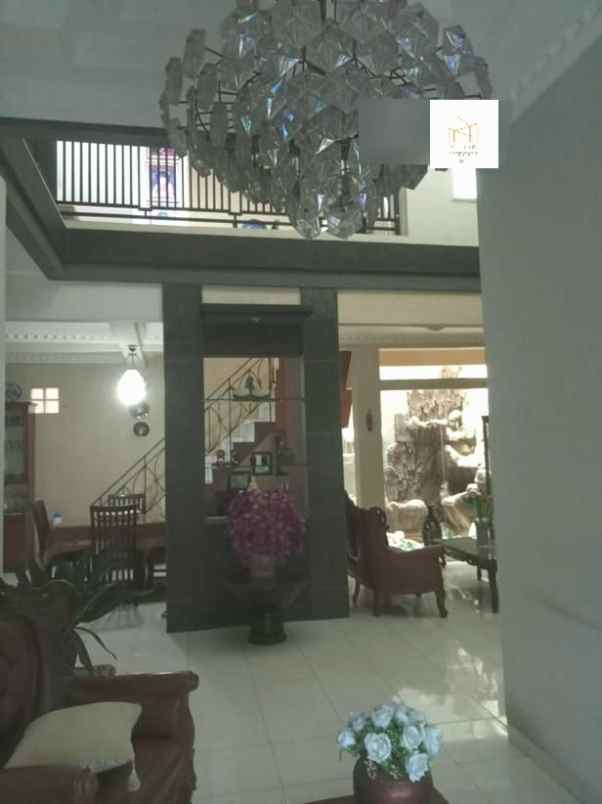 rumah mewah 2 lantai siaphuni di ciwastra bandung