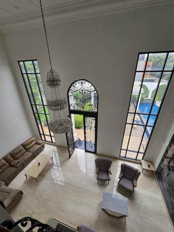 rumah mewah cantik asri dan nyaman di jatiwarna bekasi