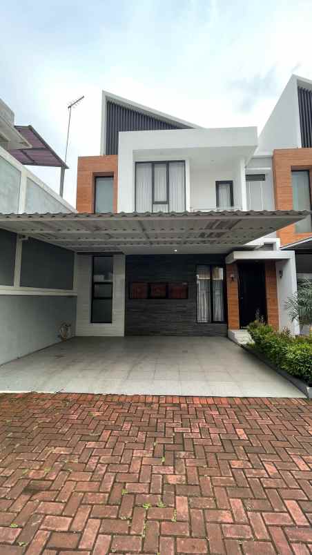 rumah mewah dalam cluster cilangkap jakarta timur