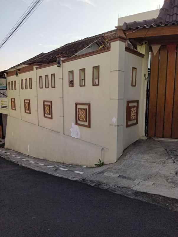 rumah mewah siap huni di belakang pasar temanggung