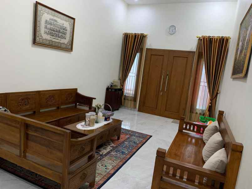 rumah mewah siap huni di belakang pasar temanggung