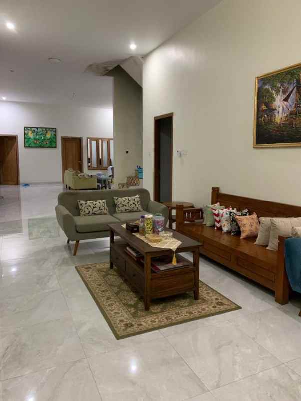 rumah mewah siap huni di belakang pasar temanggung