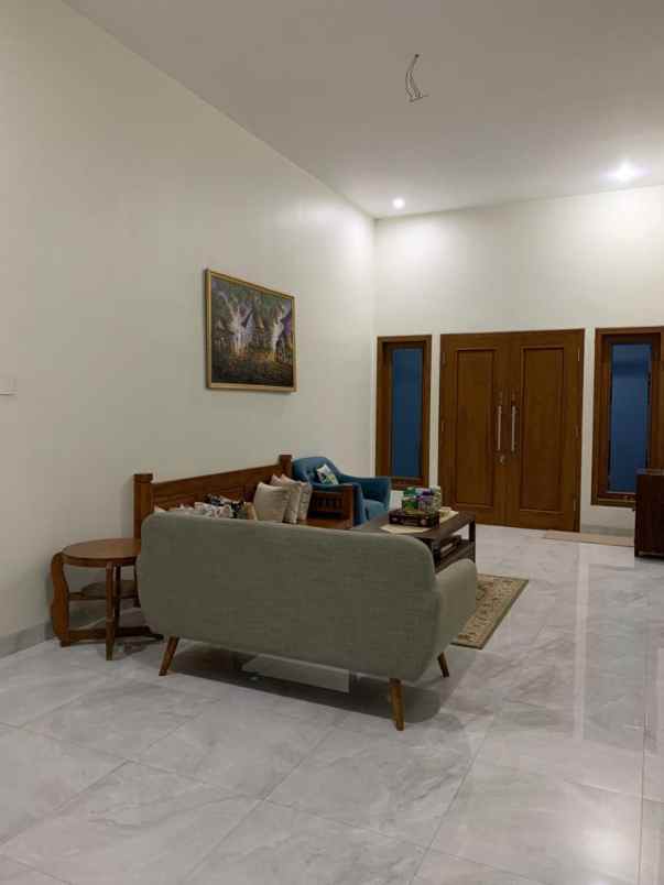 rumah mewah siap huni di belakang pasar temanggung