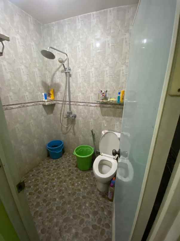 rumah modern 2 lantai siap huni di sulfat