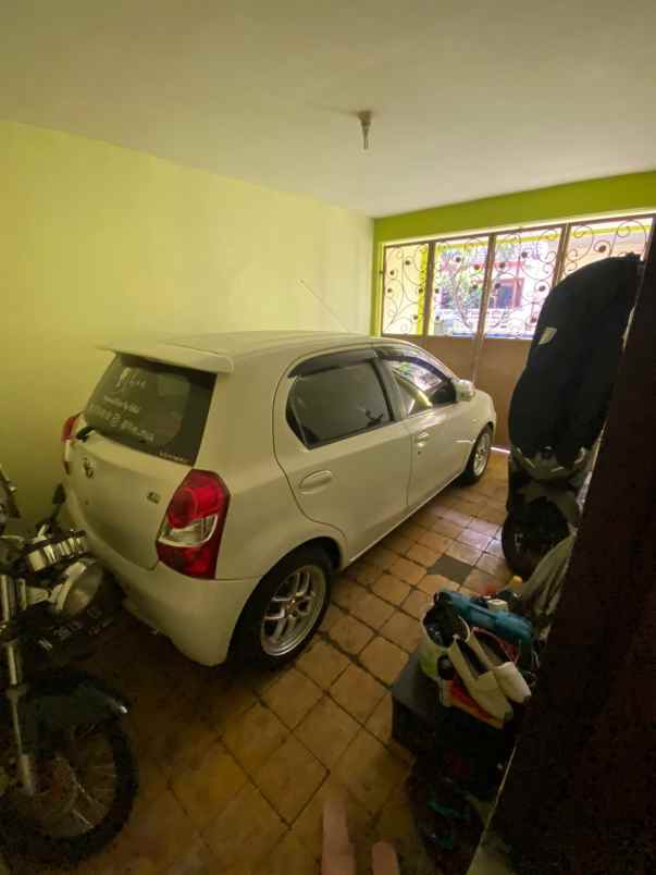 rumah modern 2 lantai siap huni di sulfat