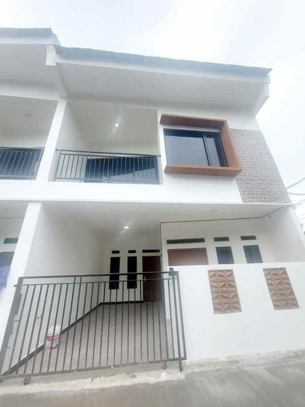 rumah murah bintara 2 lantai