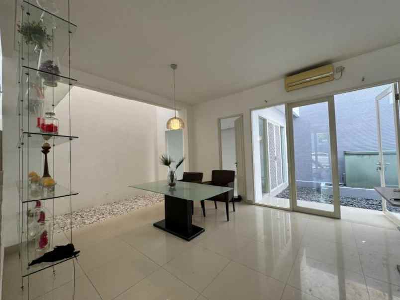rumah pakuwon city san antonio baru gress lt200m2