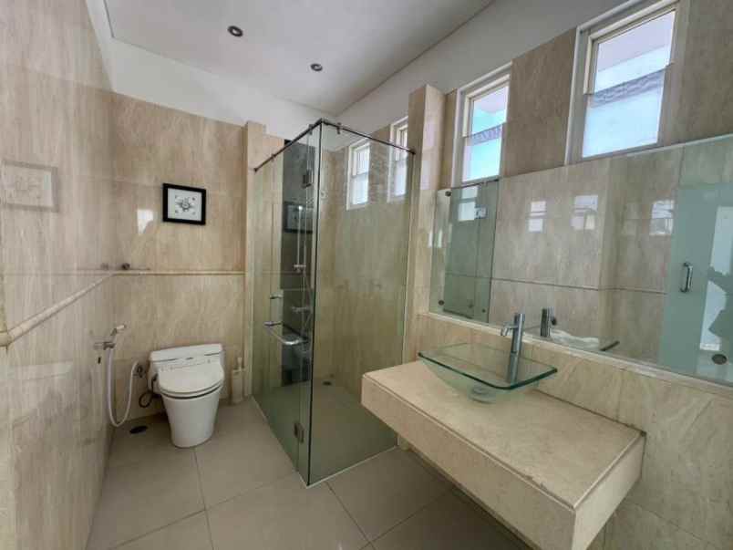 rumah pakuwon city san antonio baru gress lt200m2