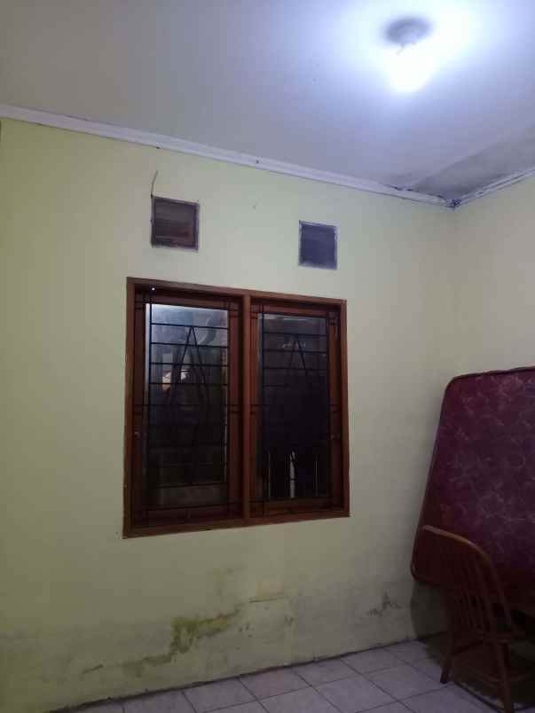 rumah perum sawangan regency sawangan depok jawa barat