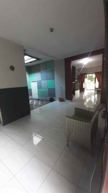 rumah posisi boulevard di grand wisata bekasi