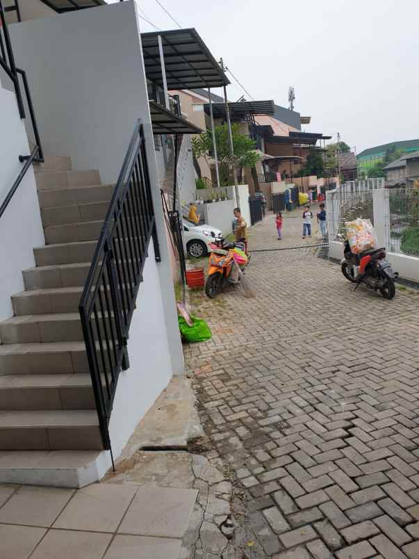 rumah second 1 5 lt dalam cluster di beji depok