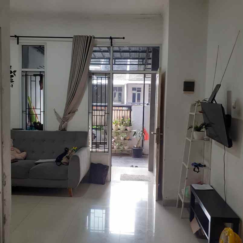 rumah second murah strategis di serua bojongsari depok