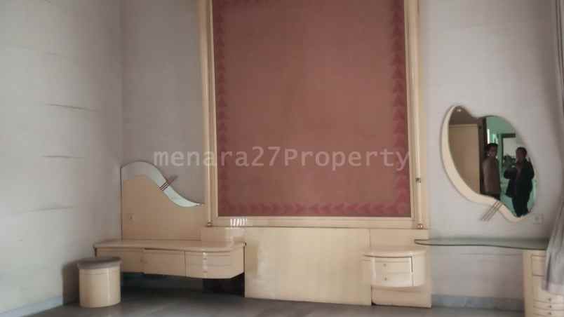 rumah sewa di dago cocok kantor atau usaha parkir luas