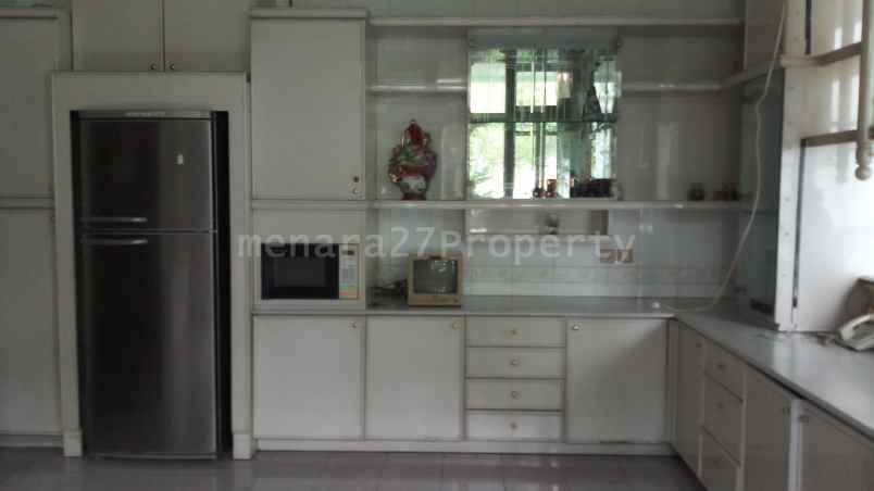 rumah sewa di dago cocok kantor atau usaha parkir luas