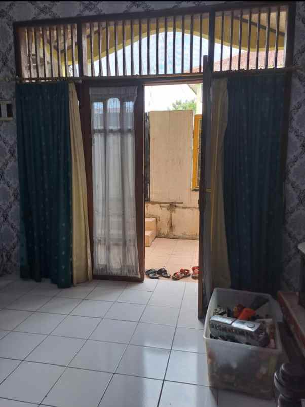 rumah siap huni bonus kios di margonda depok