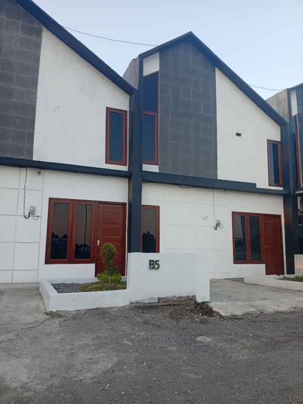 rumah siap huni dekat stadion maguwoharjo sleman