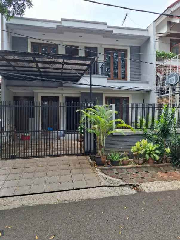 rumah siap huni di pondok indah jakarta selatan