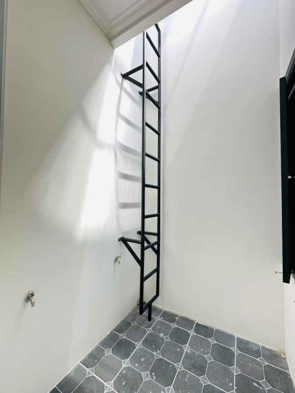 rumah strategis di jagakarsa jakarta selatan siap huni