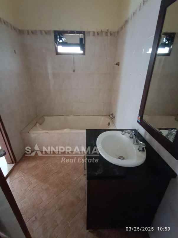 rumah strategis komplek telaga golf sawangan depok