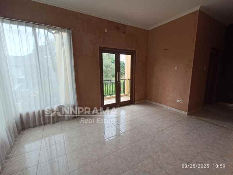 rumah strategis komplek telaga golf sawangan depok