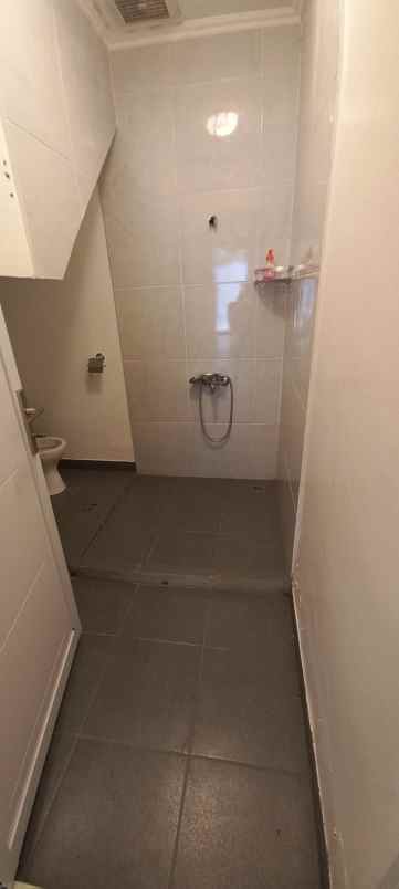 rumah super strategis pinggir jalan raya brawijaya