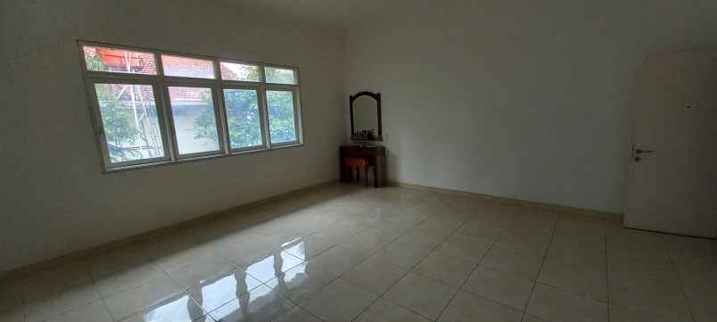 rumah super strategis pinggir jalan raya brawijaya